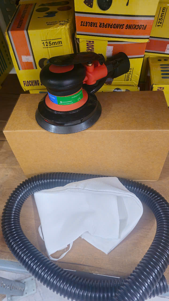 Máy chà nhám TRÒN 5in RHINO có hút bụi cam đen_ EP4151CR-S